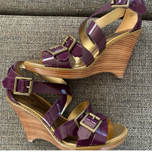 Victor by Victor Alfaro patent leather purple wedge heels 7.5 - Picture 1 of 8
